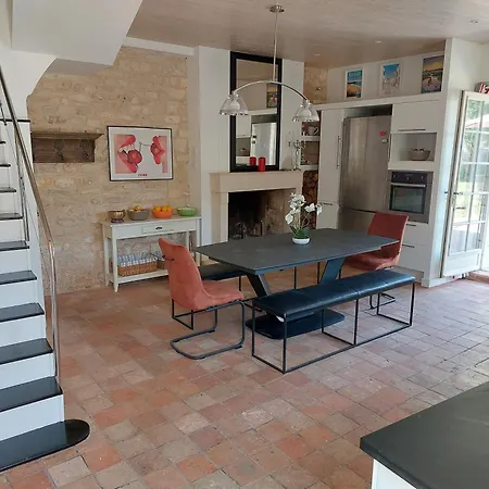 Vakantiehuis Maison Avec Piscine Et Proche De La *